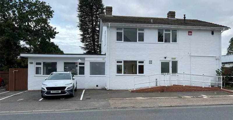 Office Building in Crawley close to Three Bridges Station & Gatwick Airport to let